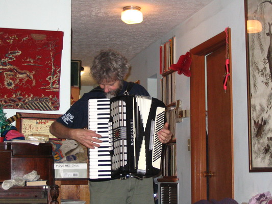 Davy, with accordion